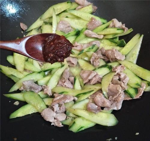 爽文娱乐吃瓜酱,揭秘吃瓜酱背后的娱乐圈风云